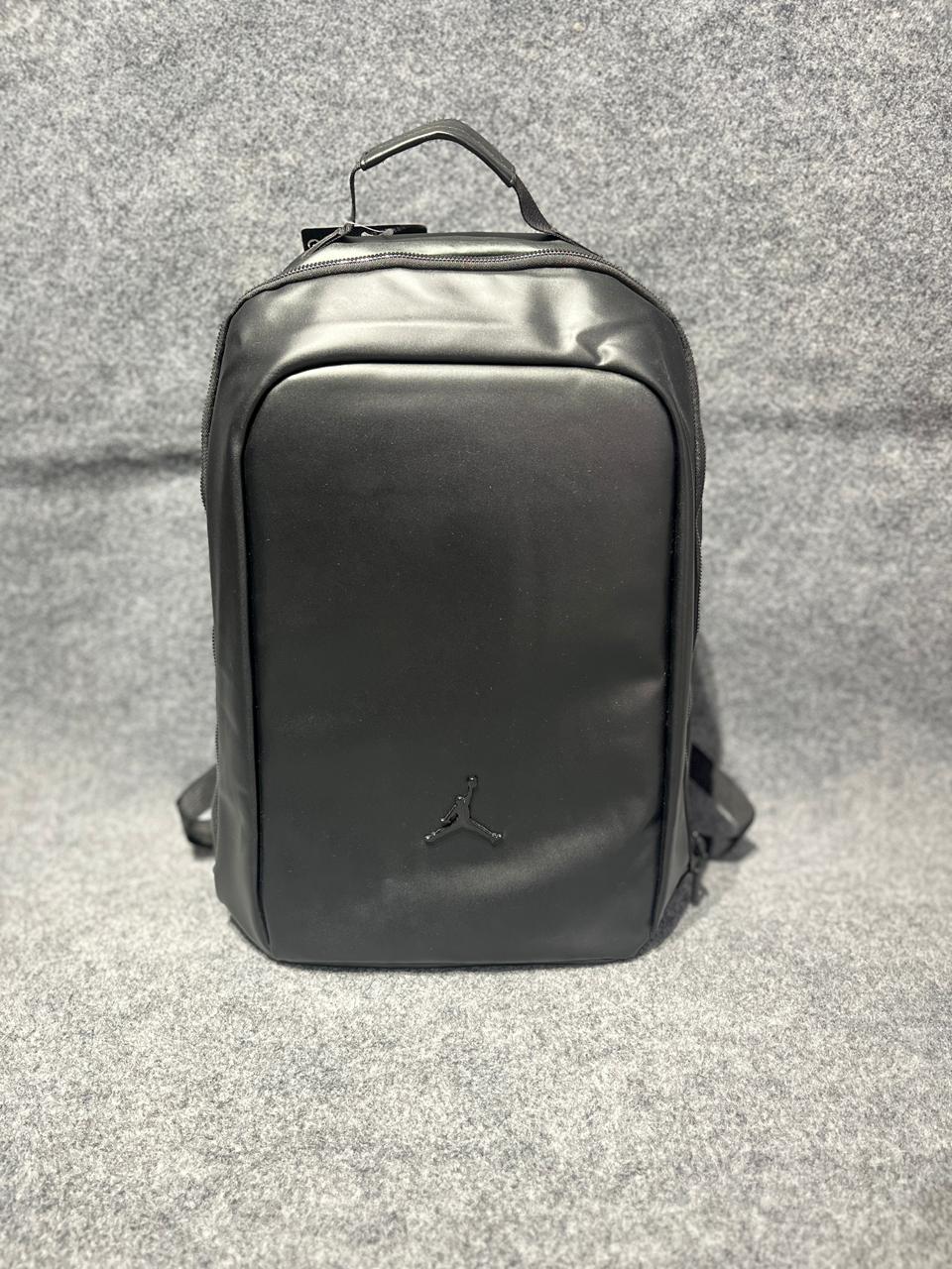 lululemon cross bag black Lululemon Unisex Convertible Ruched Crossbody Bag 16L