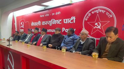 पूर्व मेयर रमेश मर्हजन र वडा अध्यक्ष नुच्छे मर्हजन एमाले परित्याग गरी नेपाली कम्युनिष्ट पार्टीमा प्रवेश