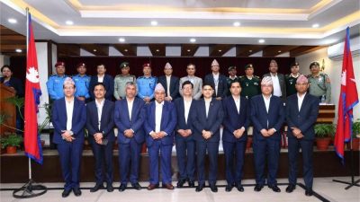 निर्वाचन सफलताको श्रेय सामूहिक समन्वयलाई : गृहमन्त्रीद्वारा कर्मचारी र सुरक्षा&hellip;