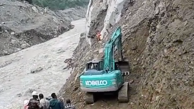 चिलिमे टनेलमा अर्को एक्स्काभेटर, काम धमाधम