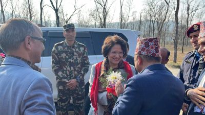 स्वास्थ्यमन्त्री गौतमद्वारा जिपी कोइराला उपचार केन्द्रको निरीक्षण