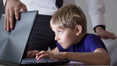 बालबालिकामा इन्टरनेटको प्रभावः अभिभावकलाई स्वास्थ्य, शिक्षाका विषयमा चिन्ता