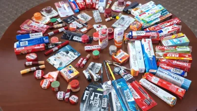 दन्तमञ्जन र सौन्दर्य सामग्रीमा कडा नियमन गर्न चिकित्सक सङ्घको माग