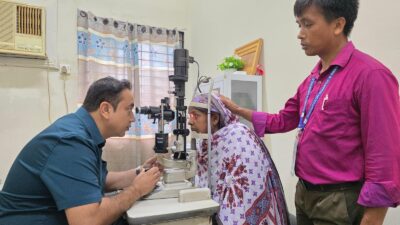 नेपाली नेत्र विशेषज्ञद्वारा बङ्गलादेशको ठाकुरगाँवमा निःशुल्क आँखा शिविर