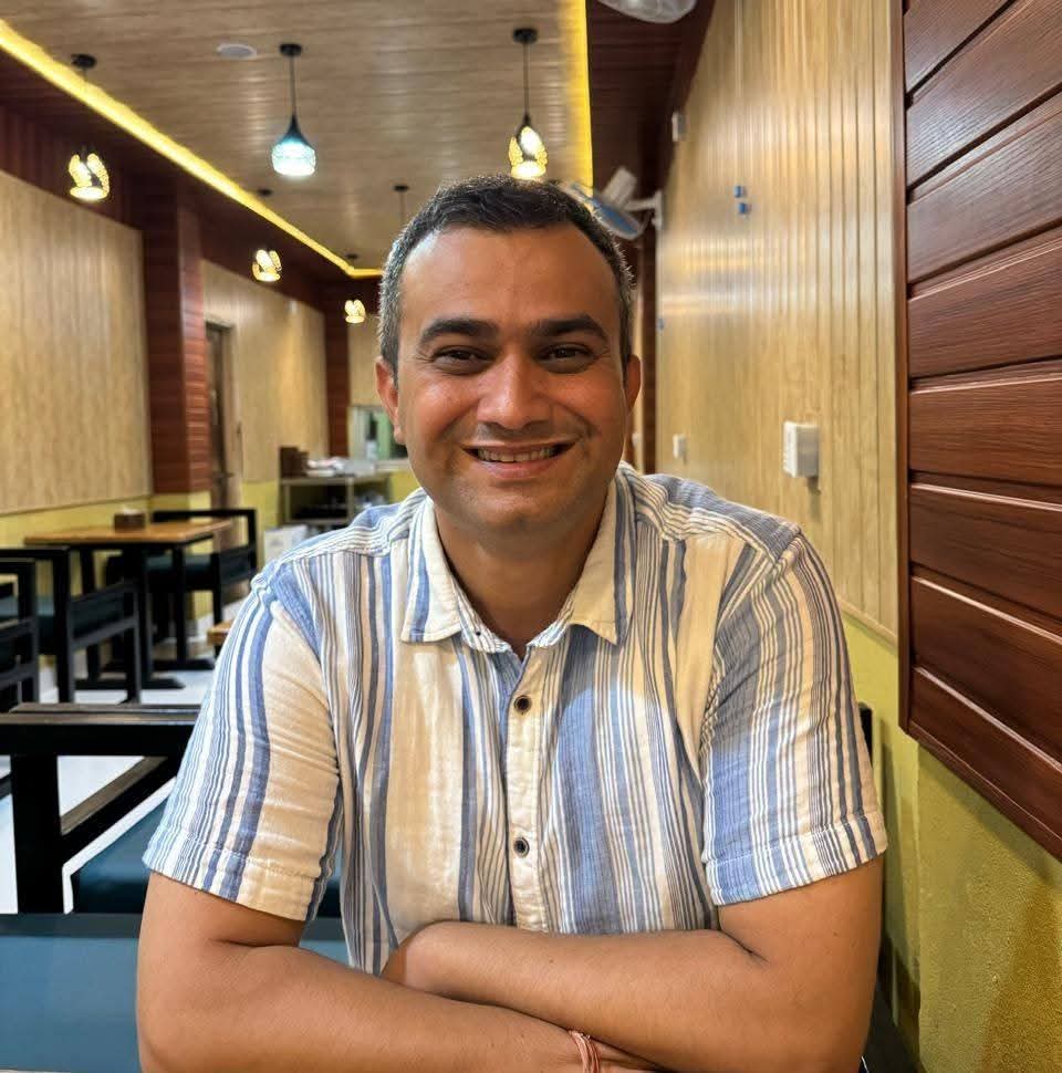 शिक्षण अस्पतालको निमित्त निर्देशक बनेका डा. चिरञ्जीवी पन्त को हुन् ?