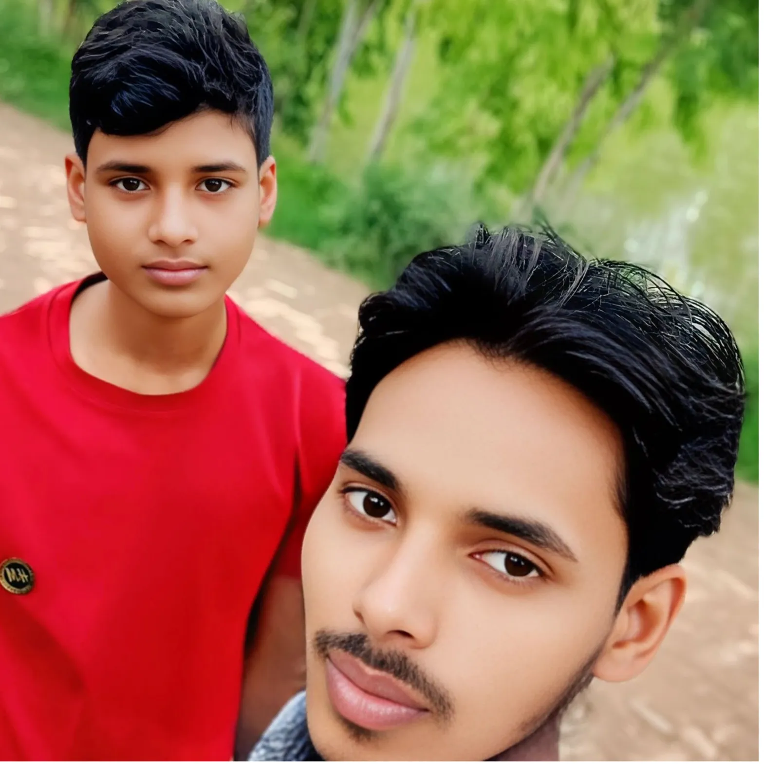 MoAsik Ansari)