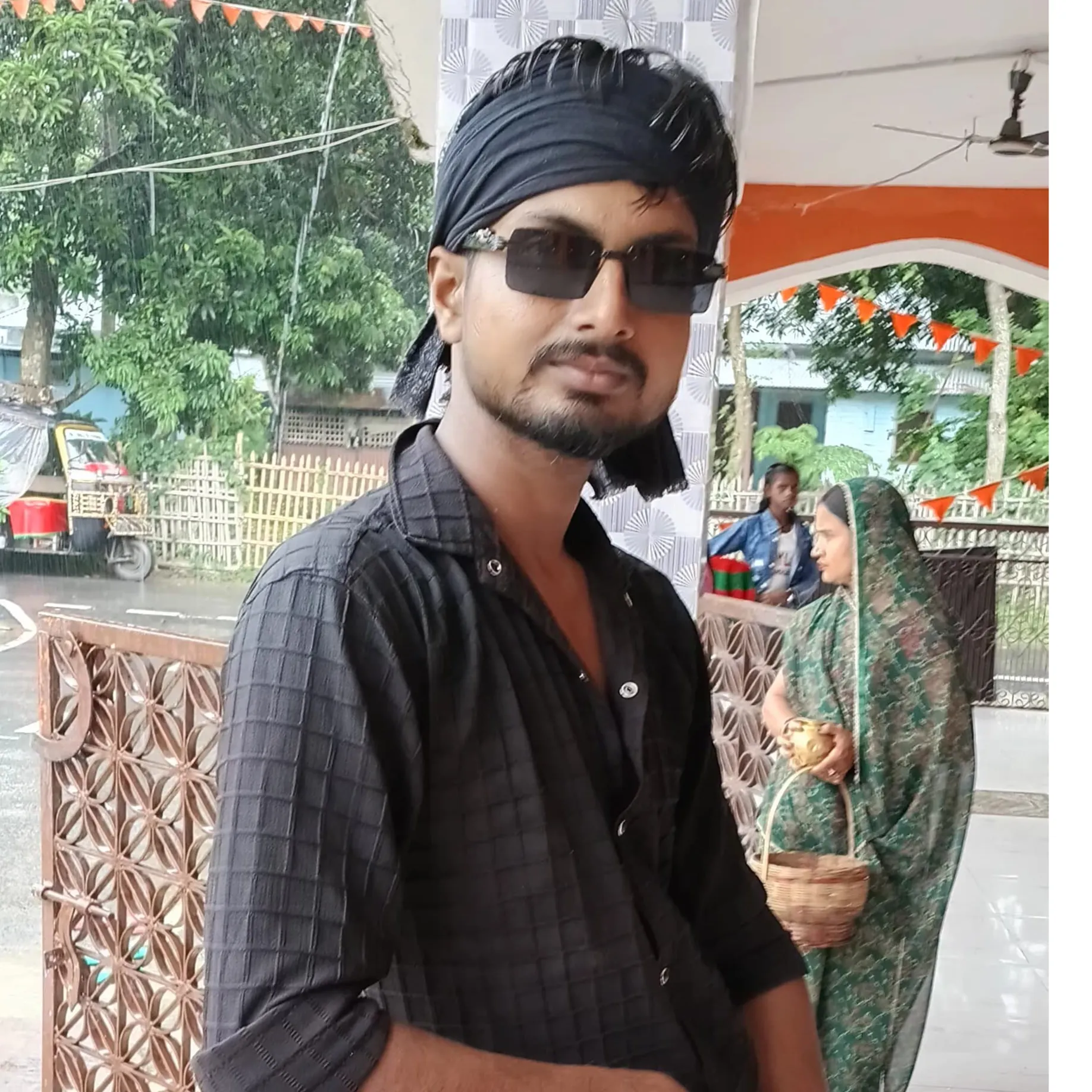 Saxham Thakur