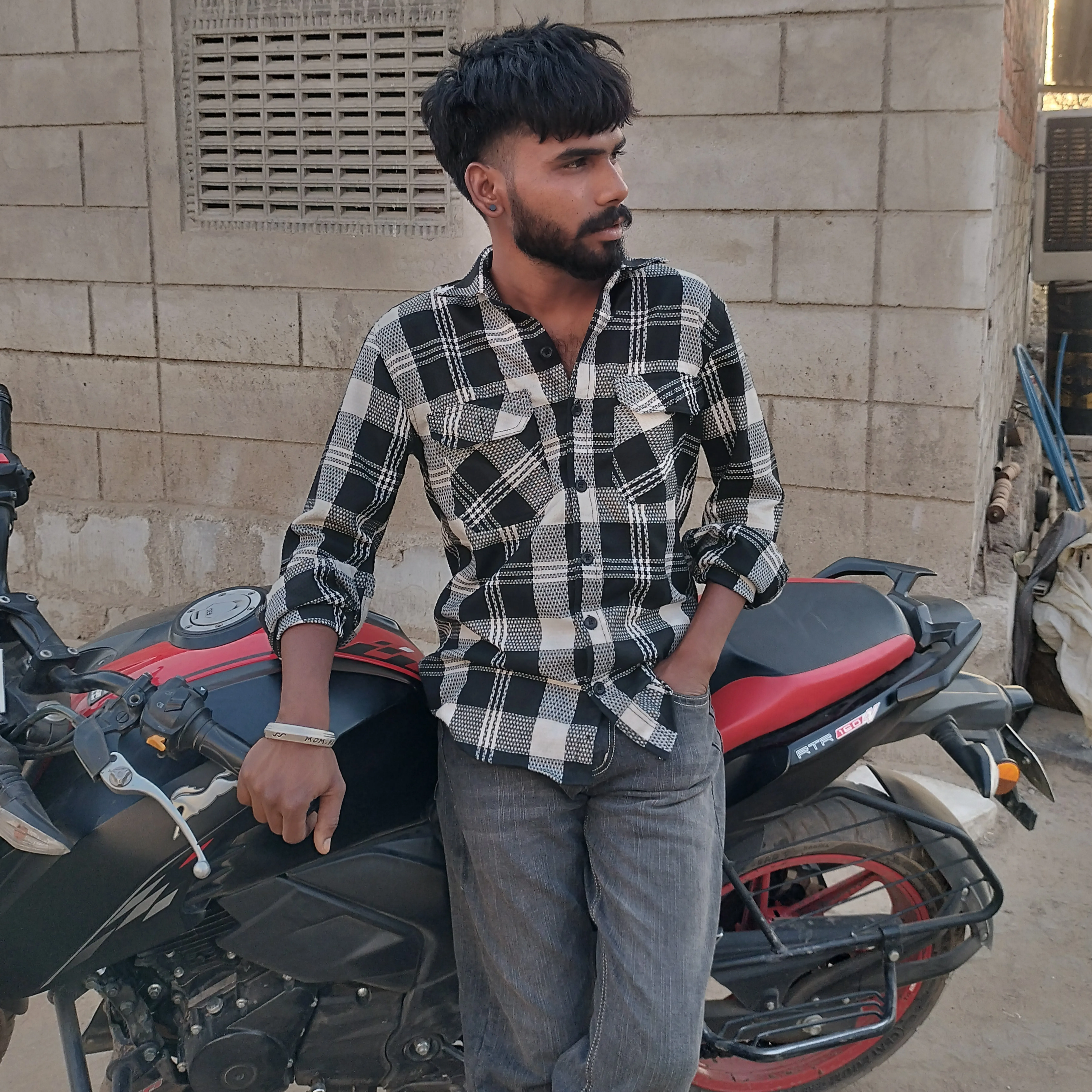 OM SINGHIWAL