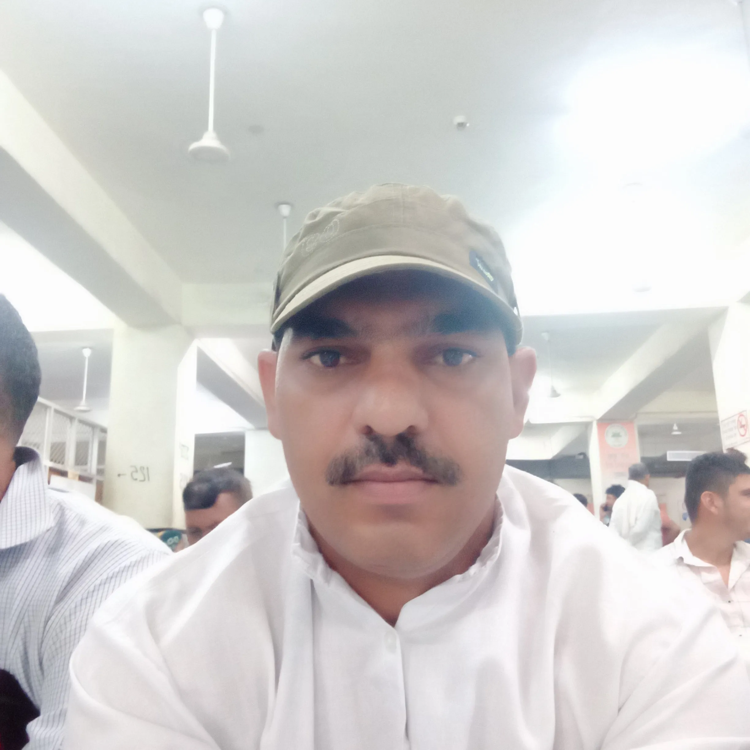 रजनीश आर्य