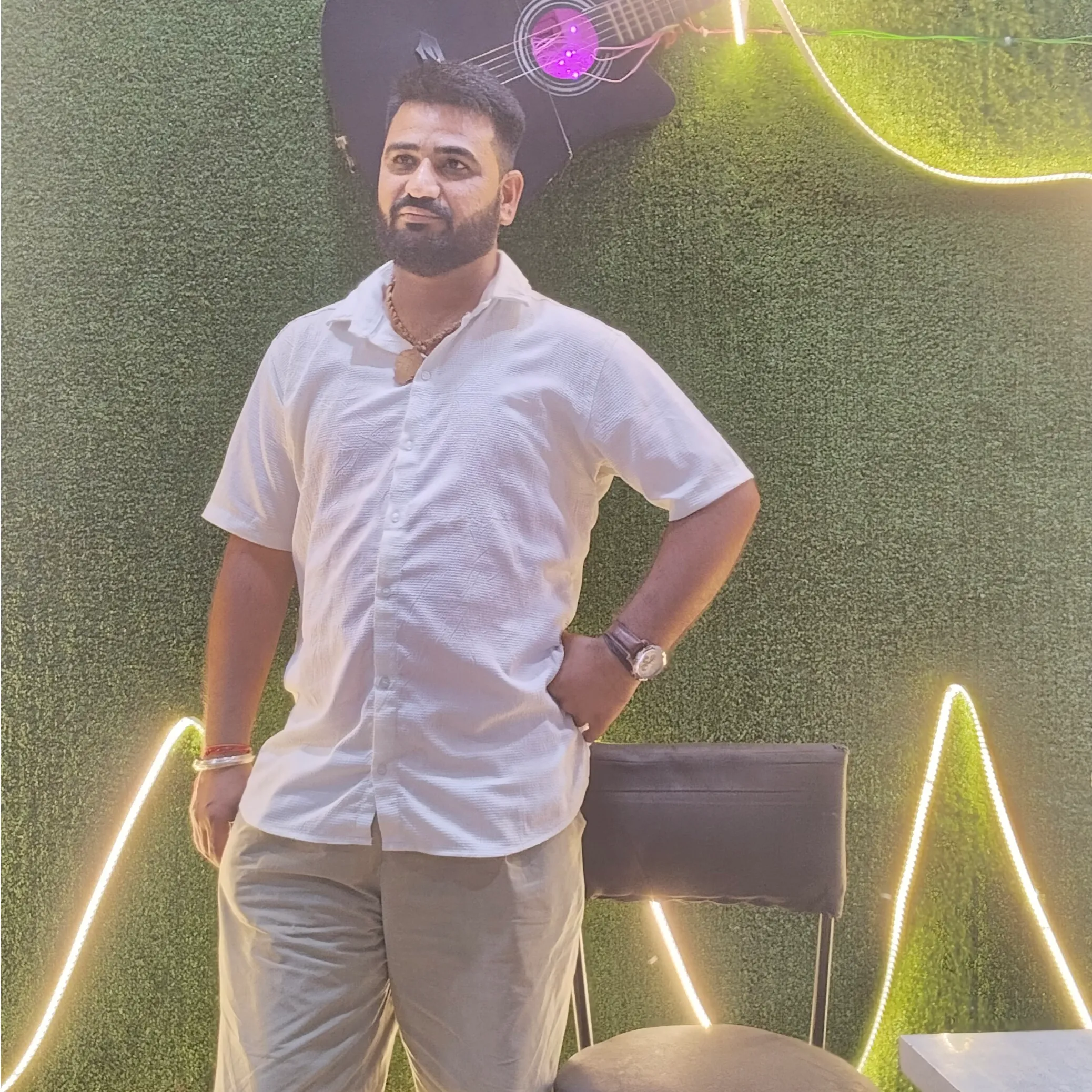 वर्षागिफ्ट अपार्टमेंट्स