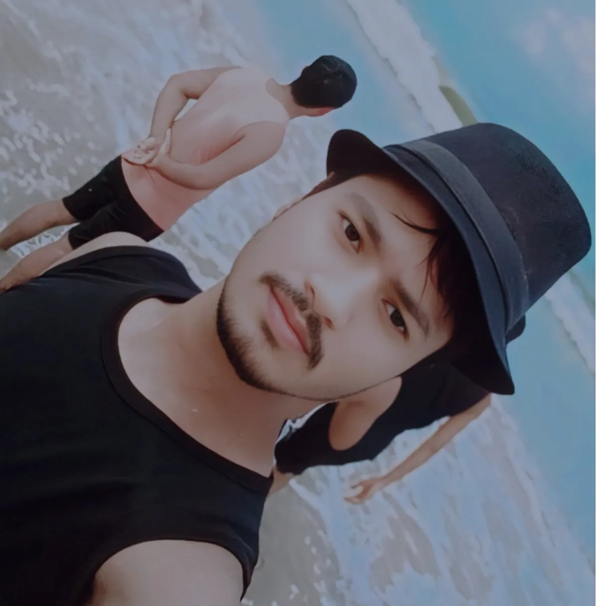 Amuj Rahi