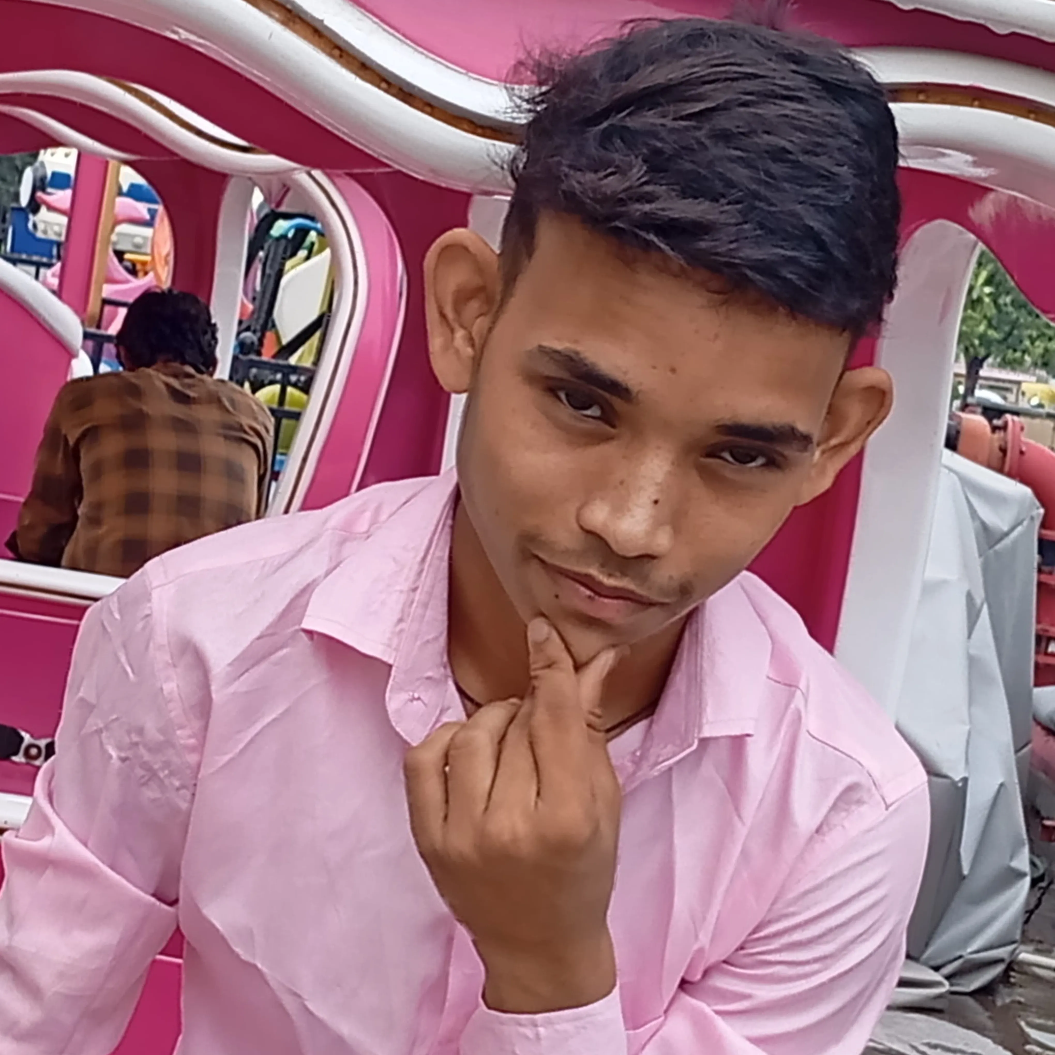 vx Rahul