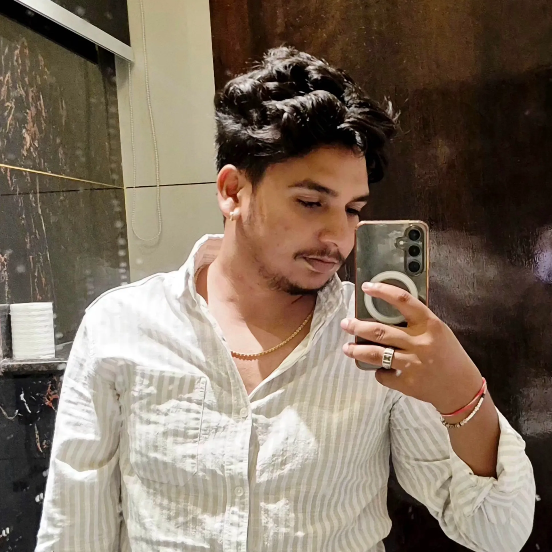 SHIVAM😎 THAKUR