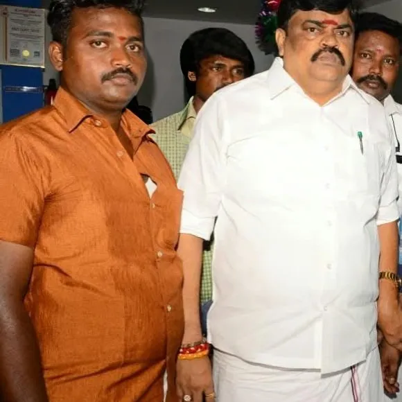 சிவகாசி சுரேஷ்தேவர்