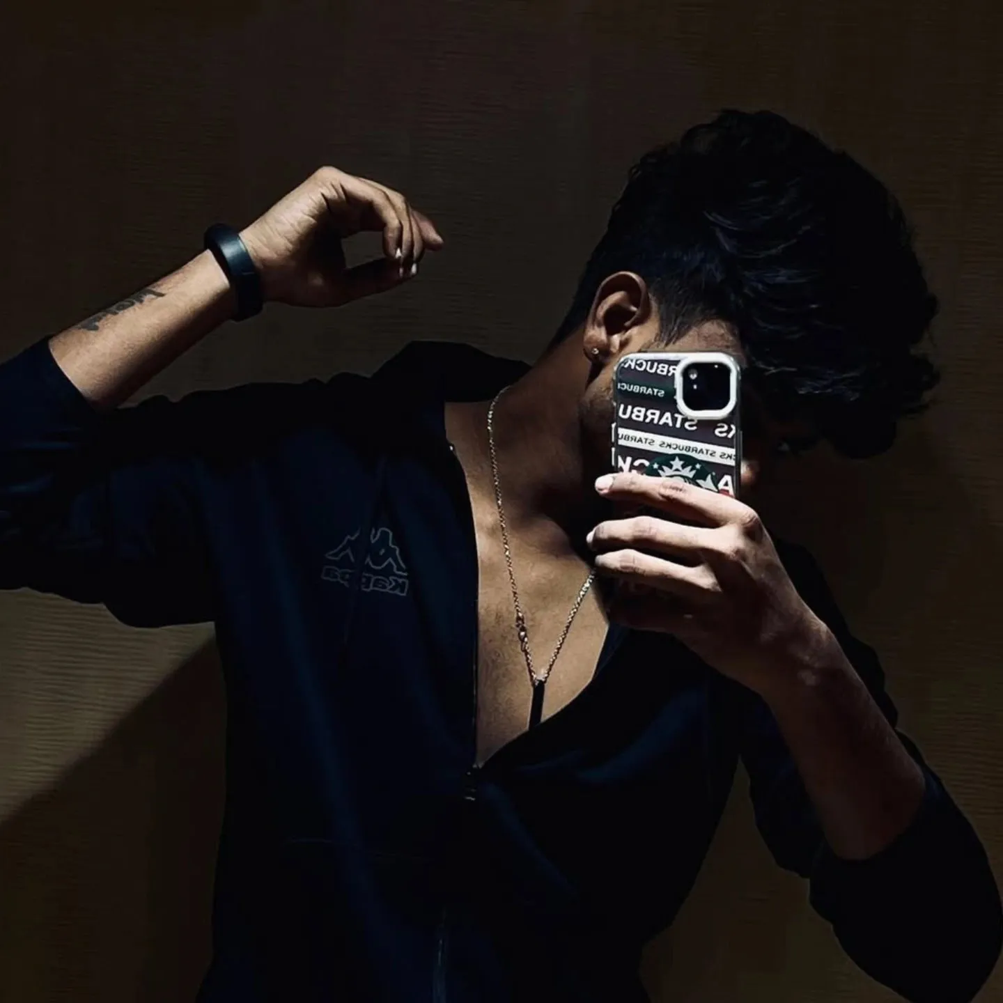 R J