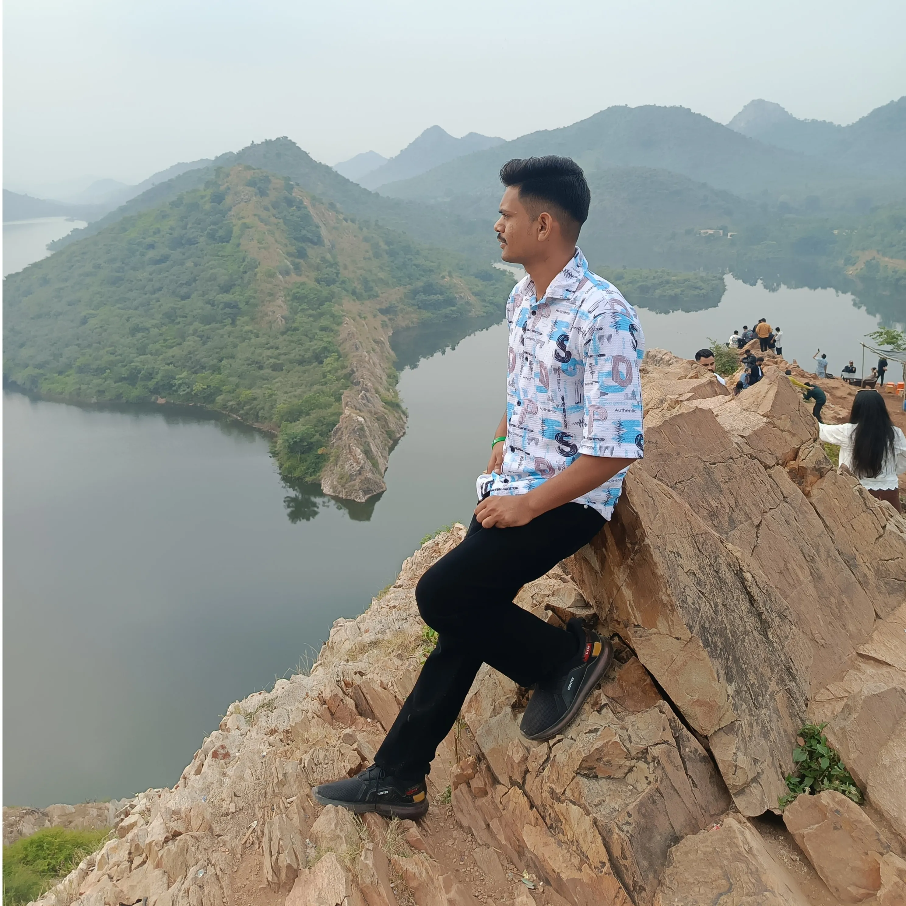 SURESHH lodha