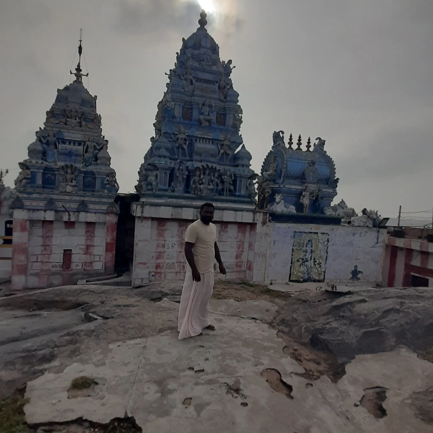 Sekar Sekar