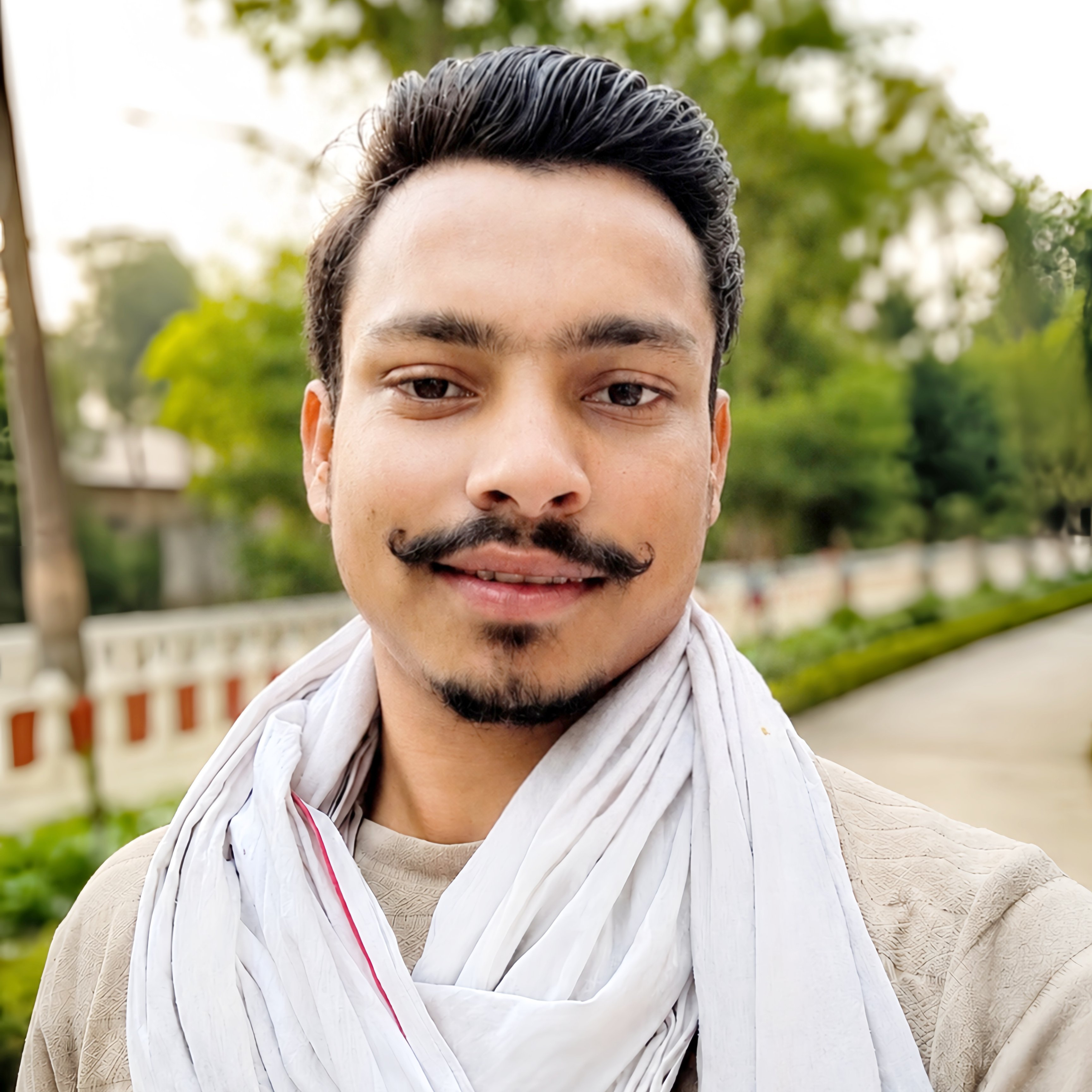 SHIV PANDIT SASTRI 😎 .