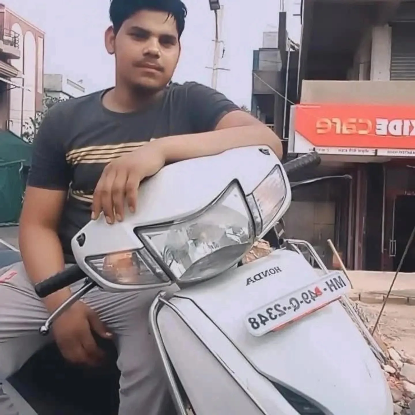 ravravindra😘😘😘💪 love_you_love_you_135