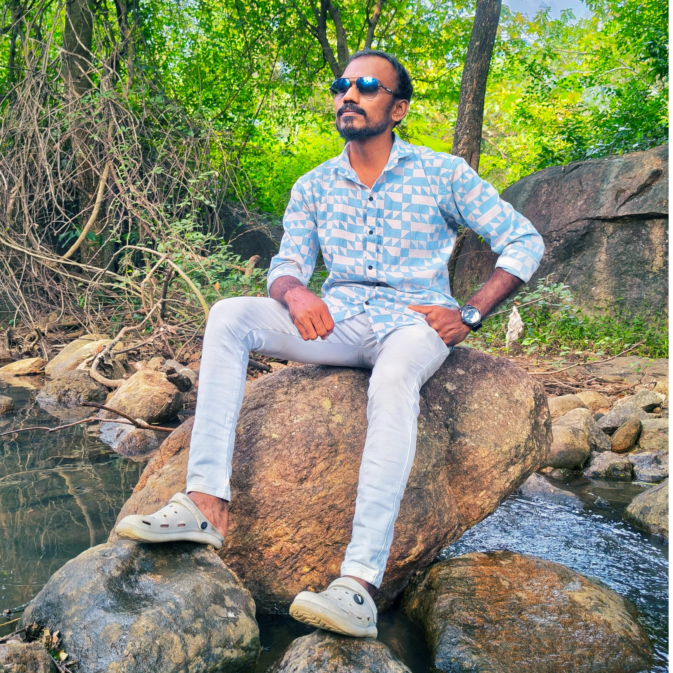 Thinesh Apple