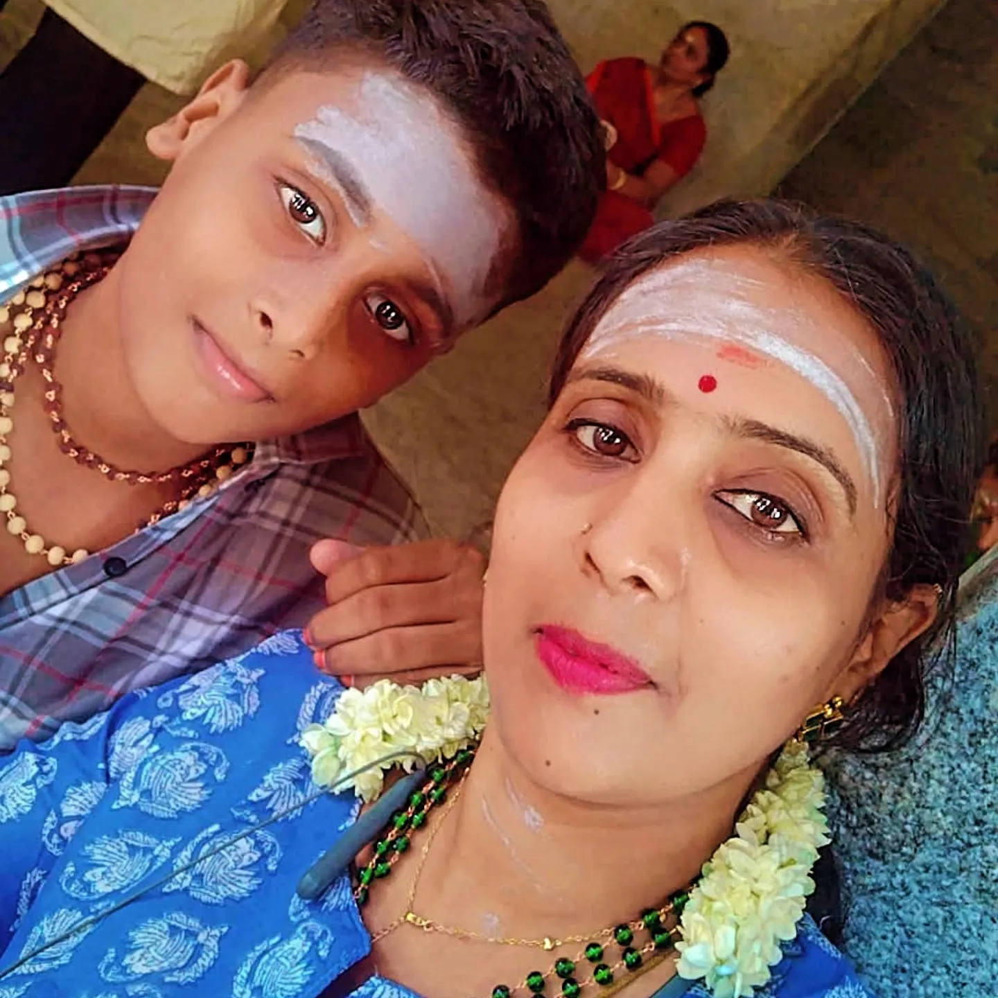 shobana shobana