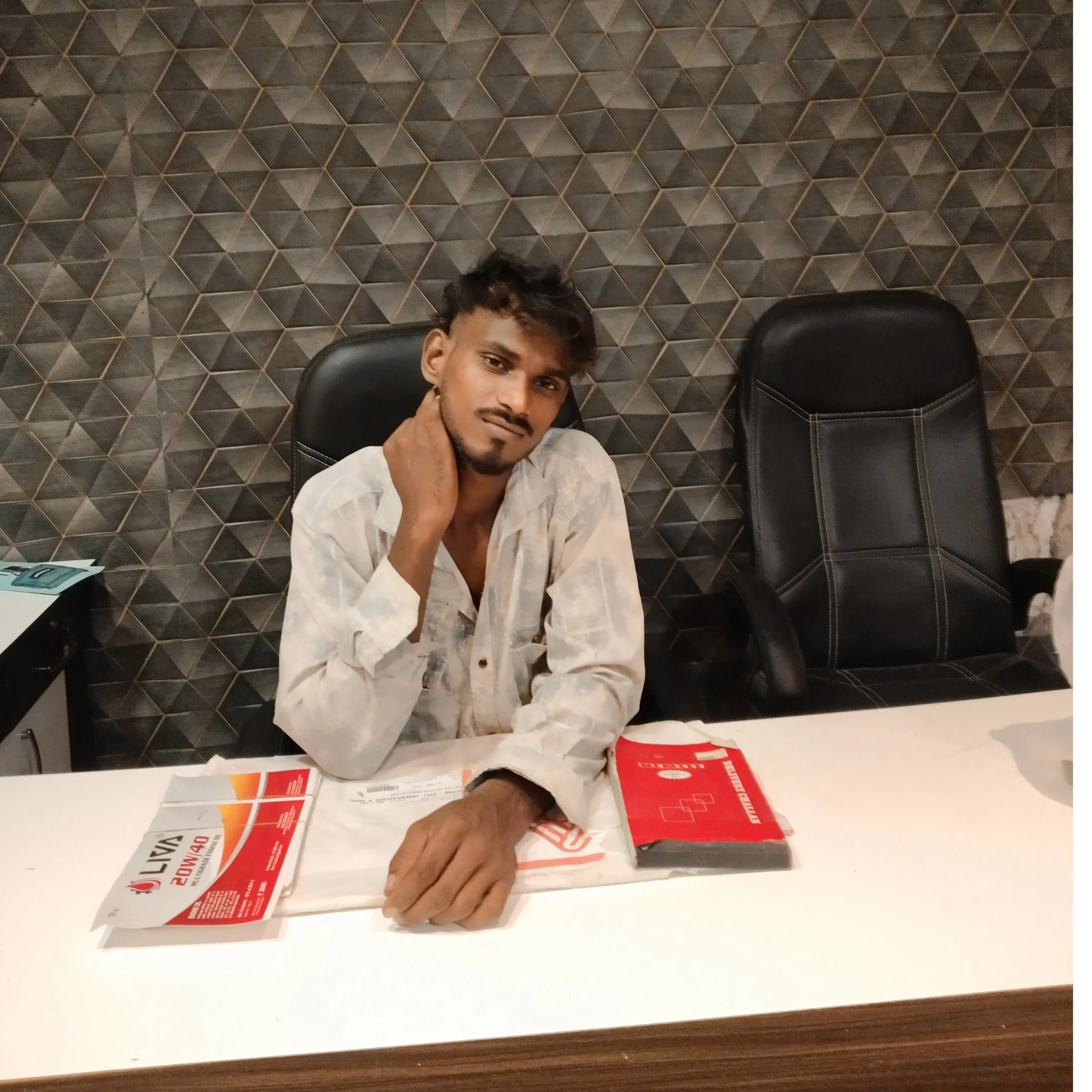 Valvi Dinesh