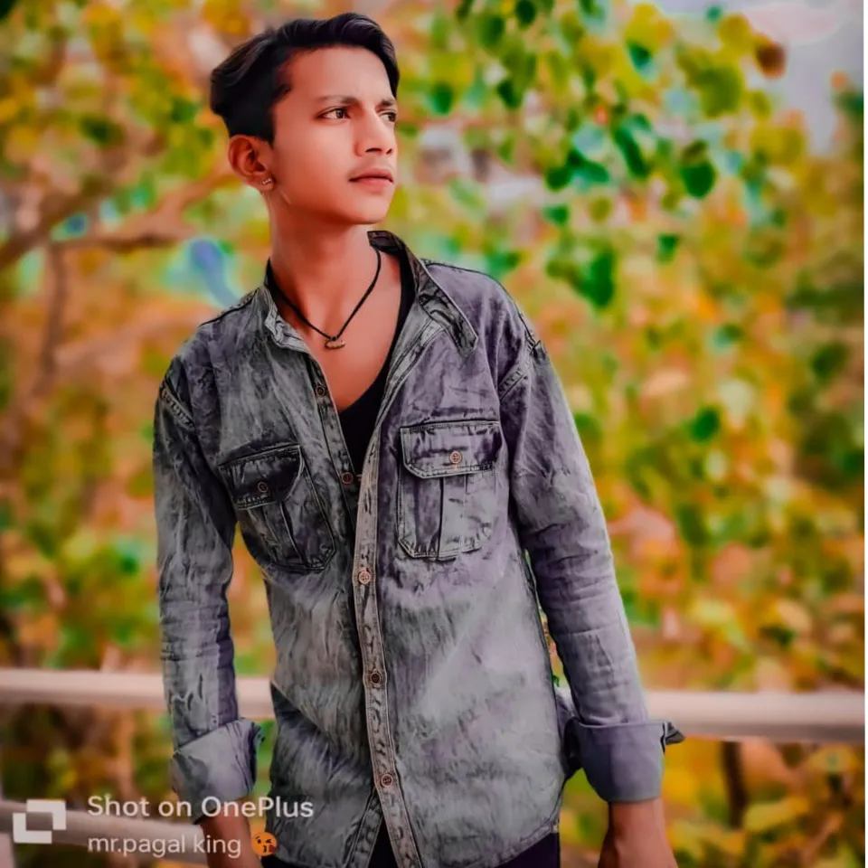 Atish 👑