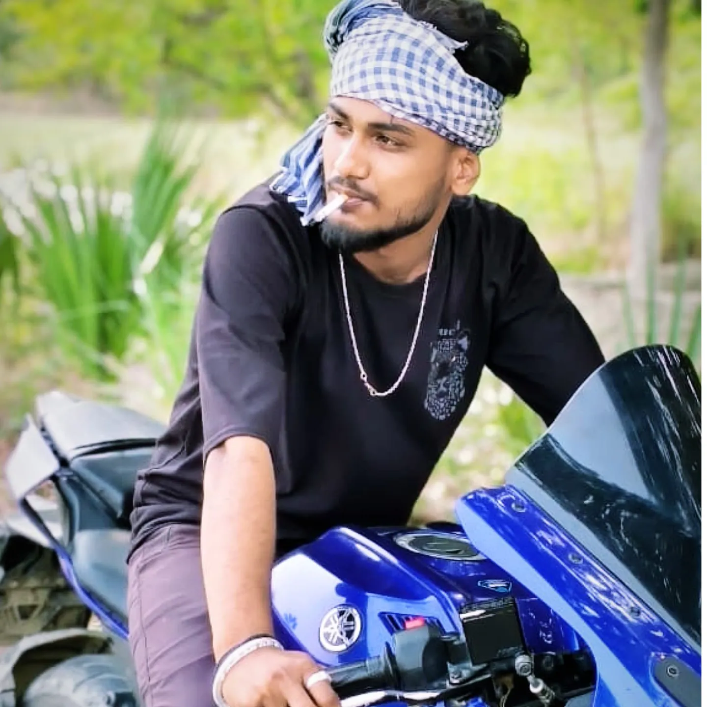 अहीरान उर्फखलनायक