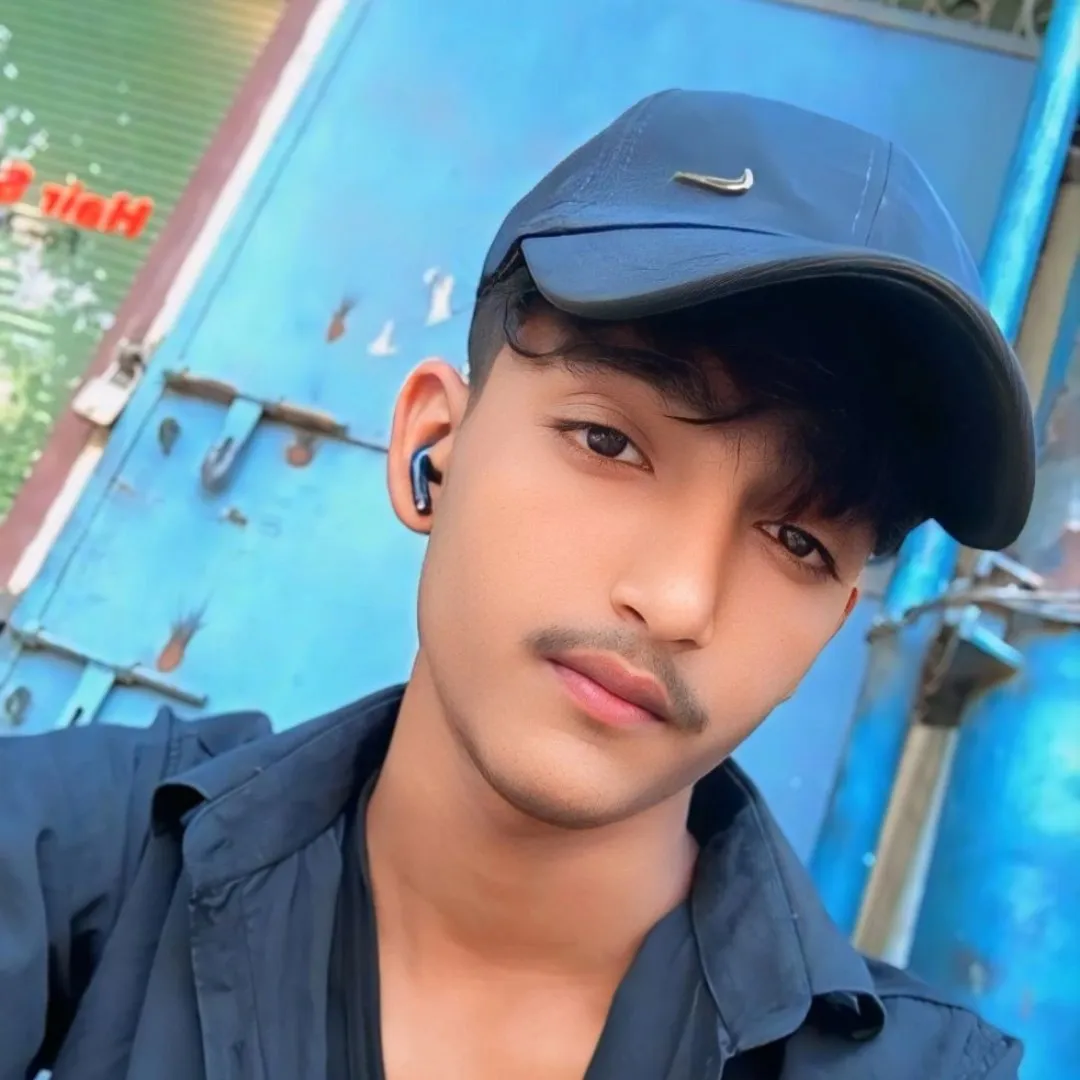 the_Aadil_ kha