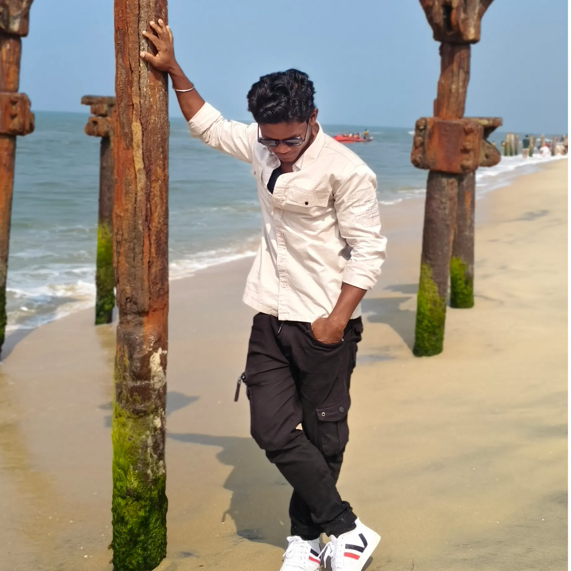 USELESS BOY_AK
