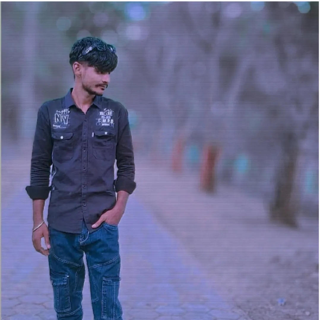 M.r_r.a.v.i.__10.k King