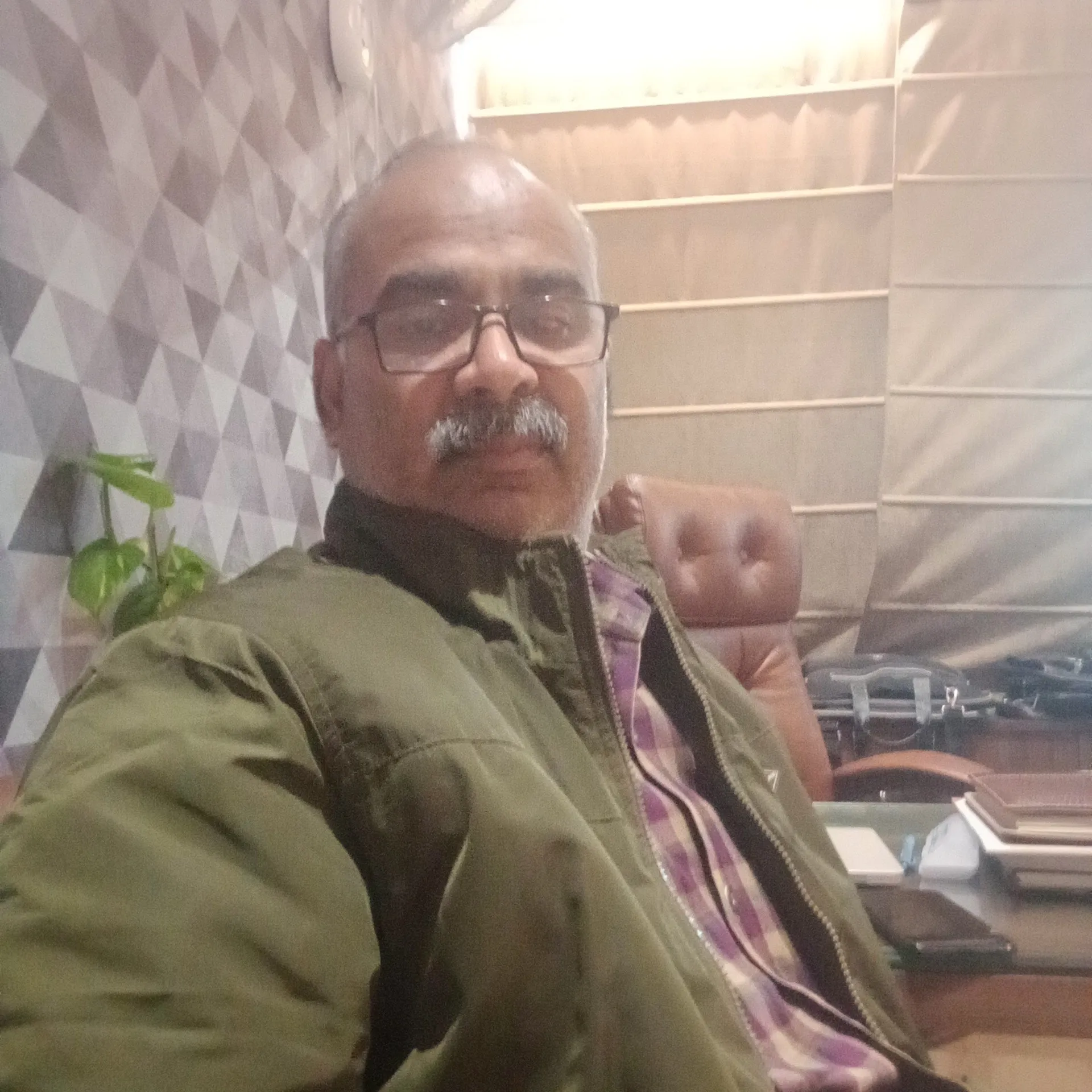Dr.Vibbhaav Kapoor