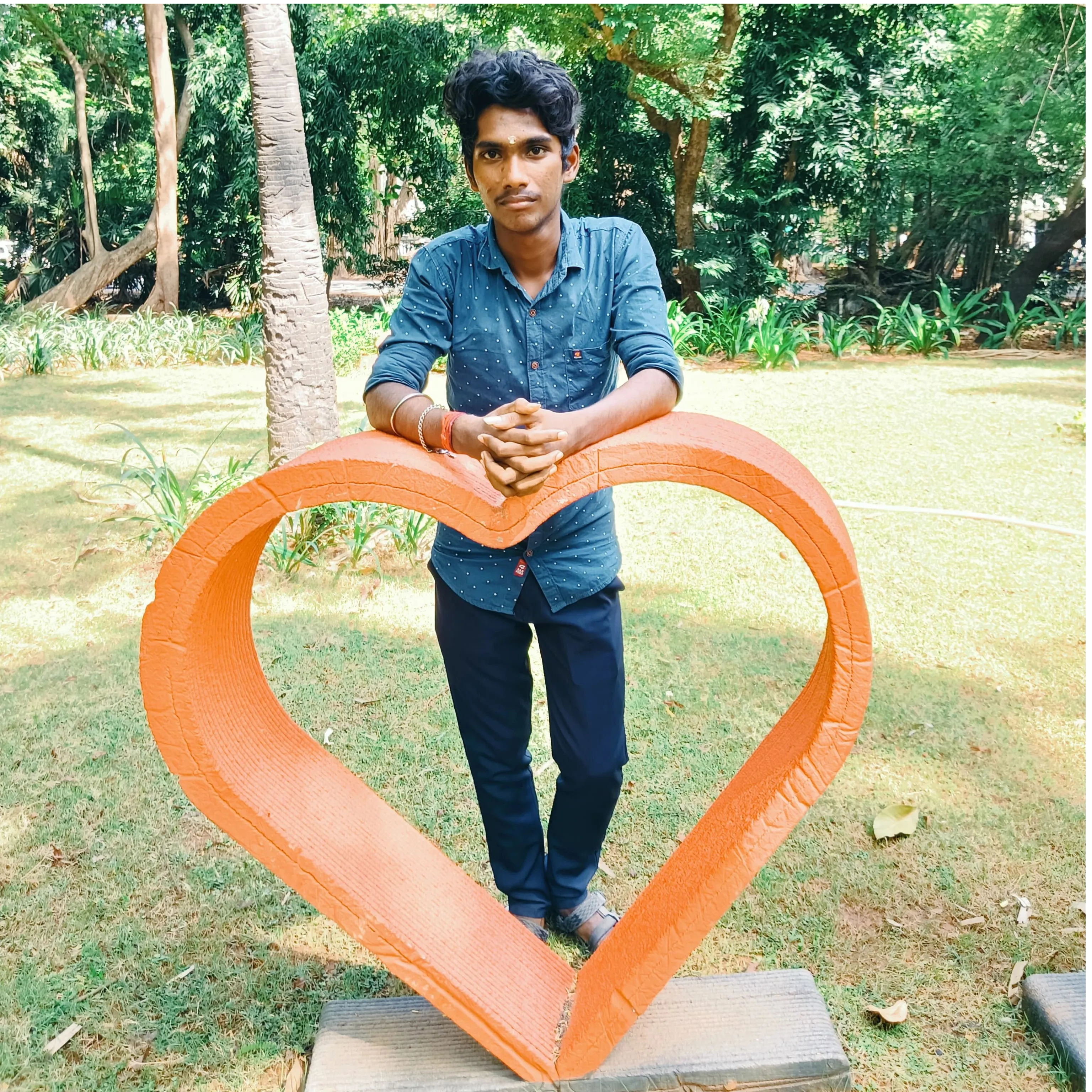 Dhinesh N