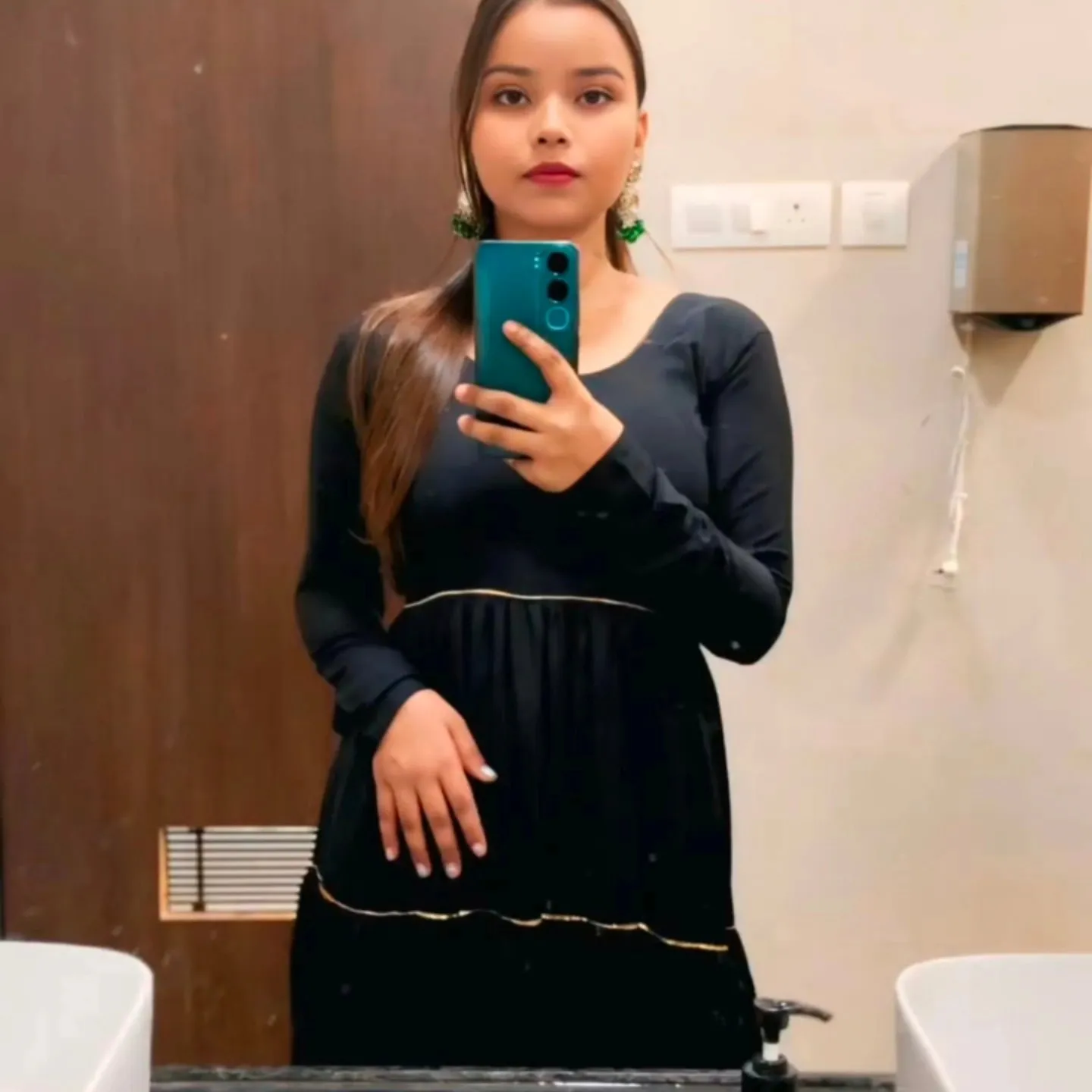 Divya jaiswal