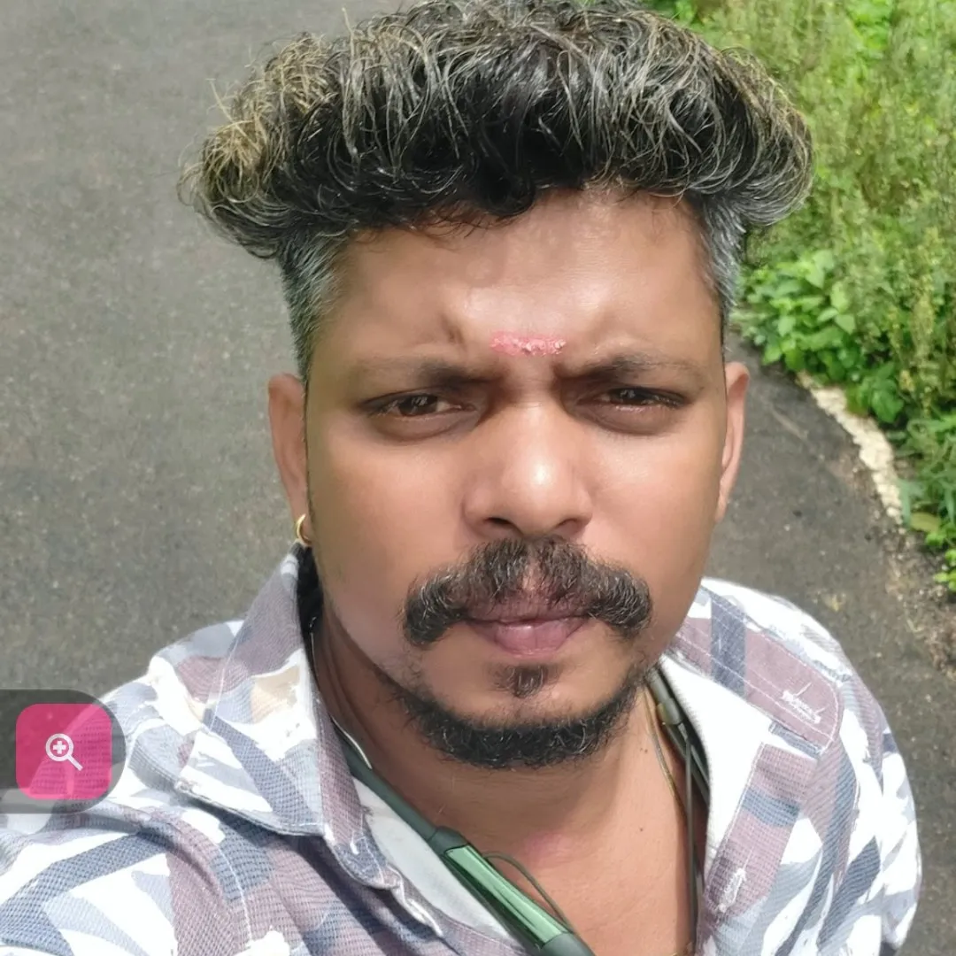 Varnnakottaram artist