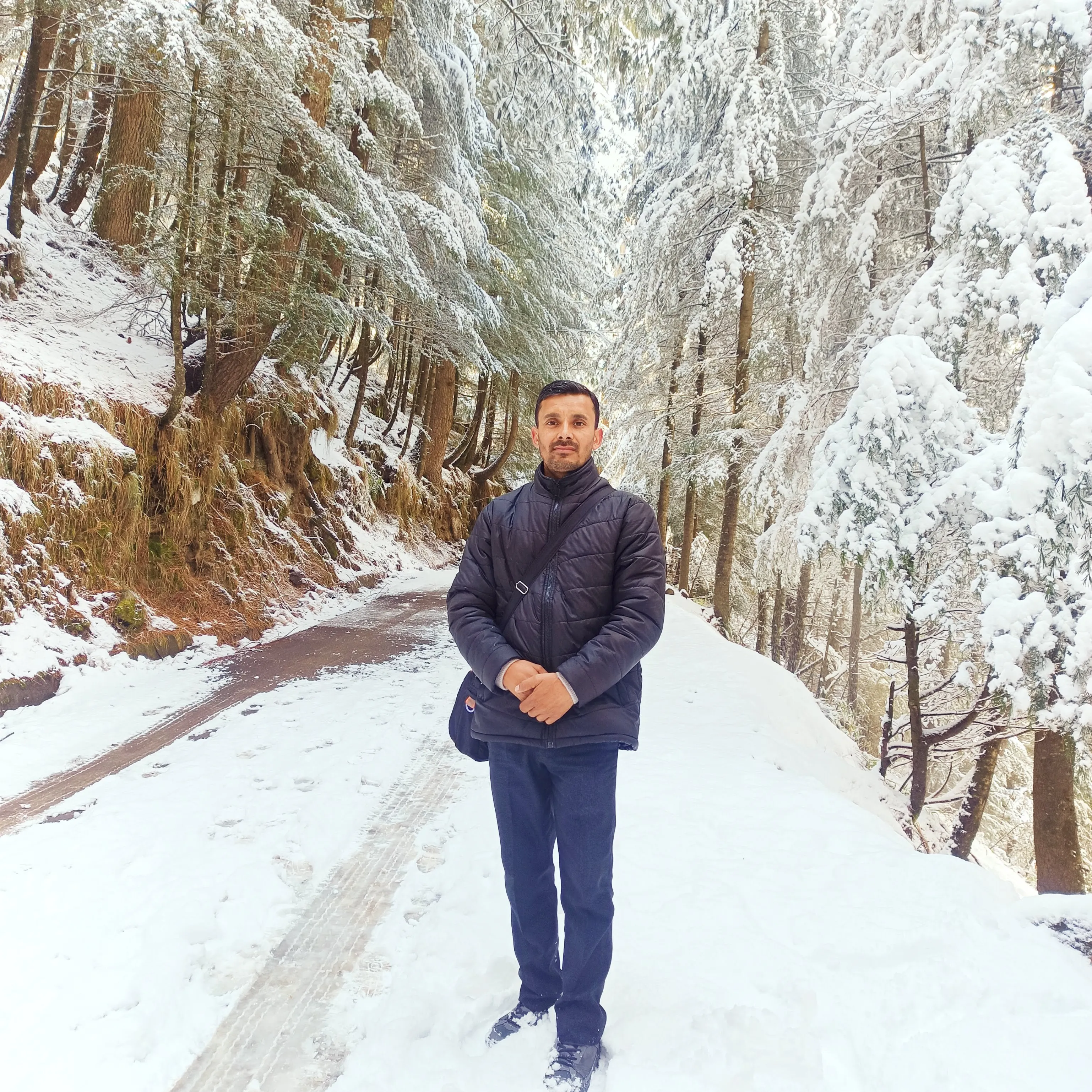 RAM LALTHAKUR MANALI HP