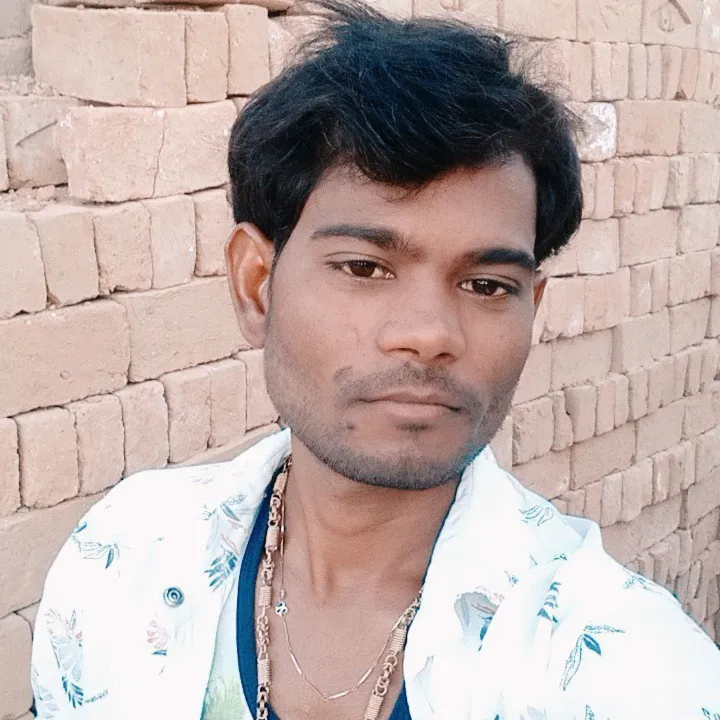 RAJ SiNGHANiA