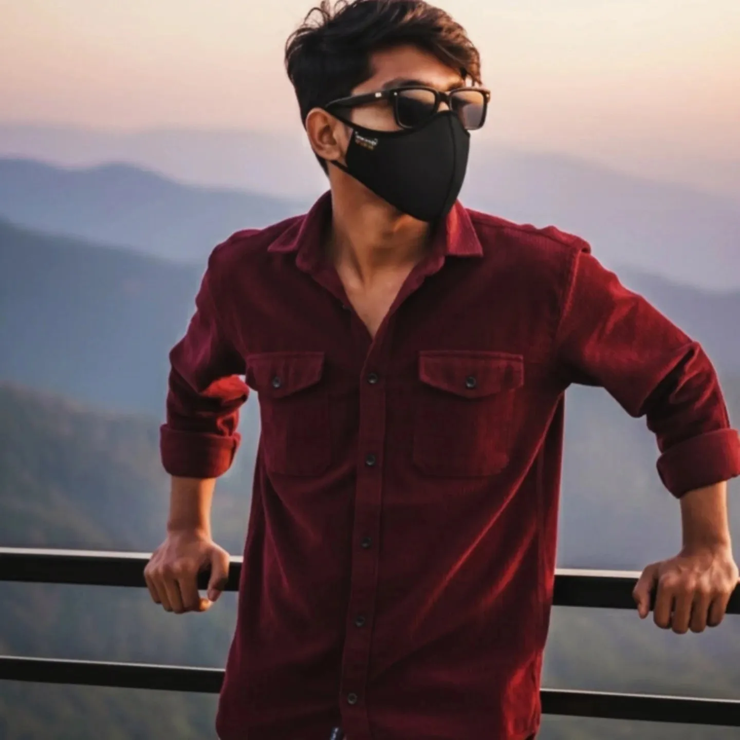 AKHIL 😇