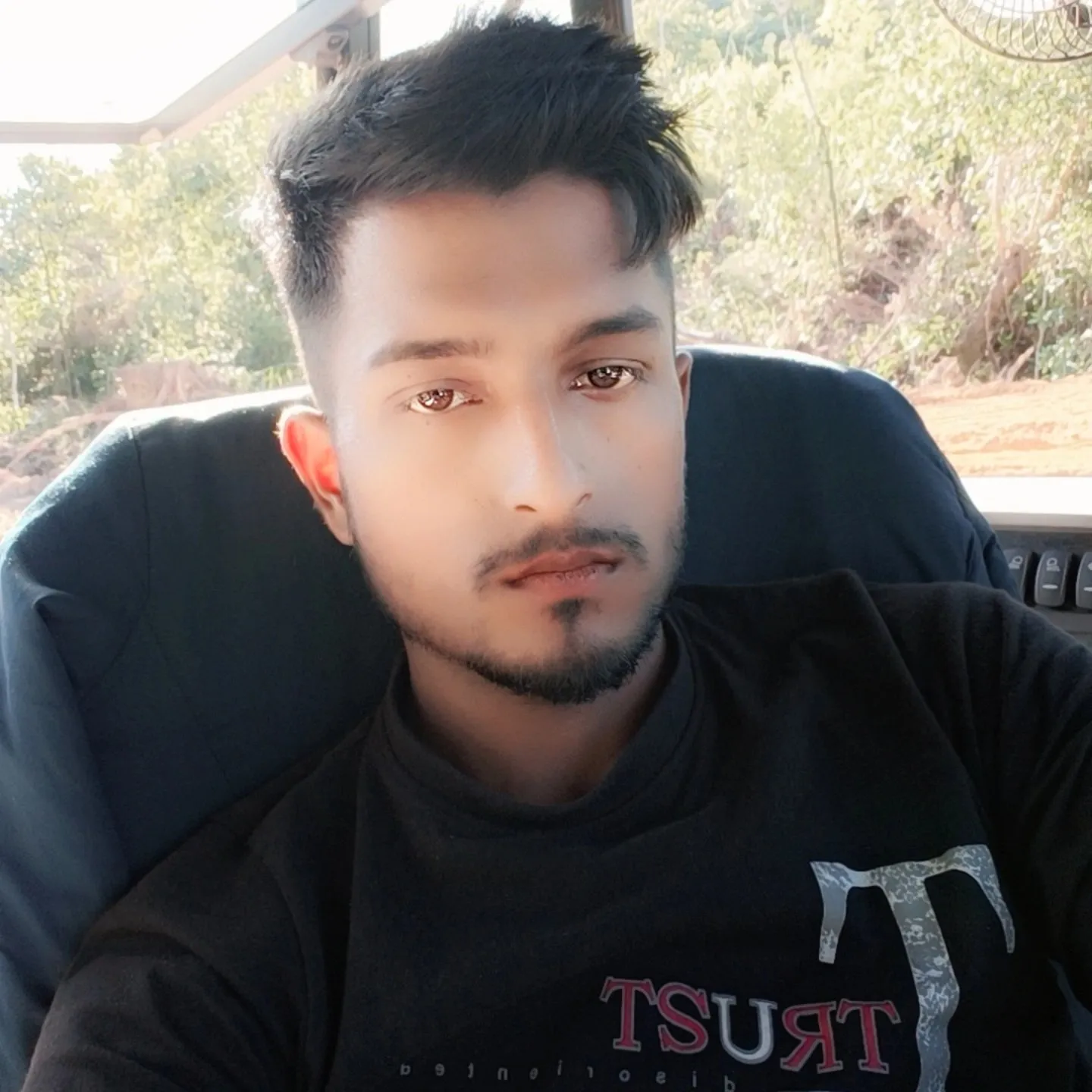 HkdHussain Lxr