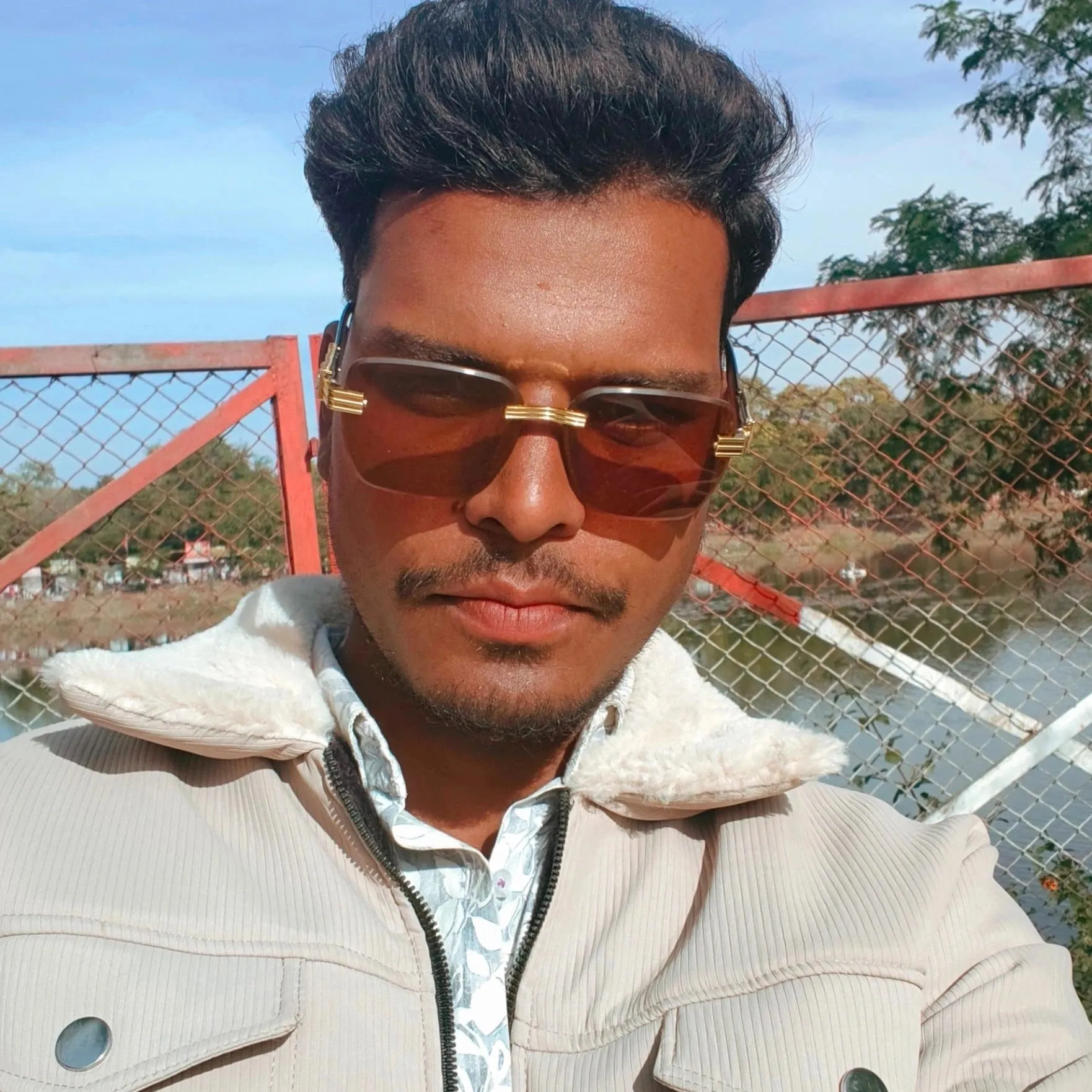 ASHOO UIKEY