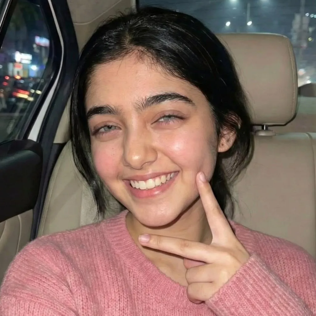 Mia Official