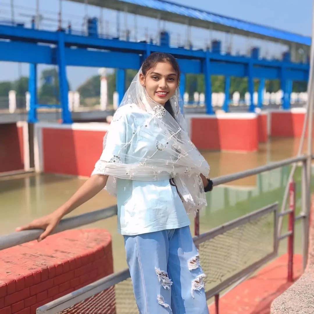 ManishaSharma manishaSharma