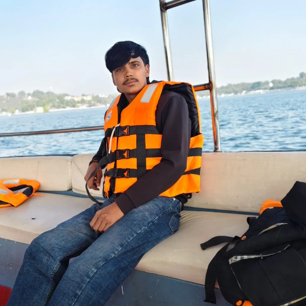 Pukhraj burdak