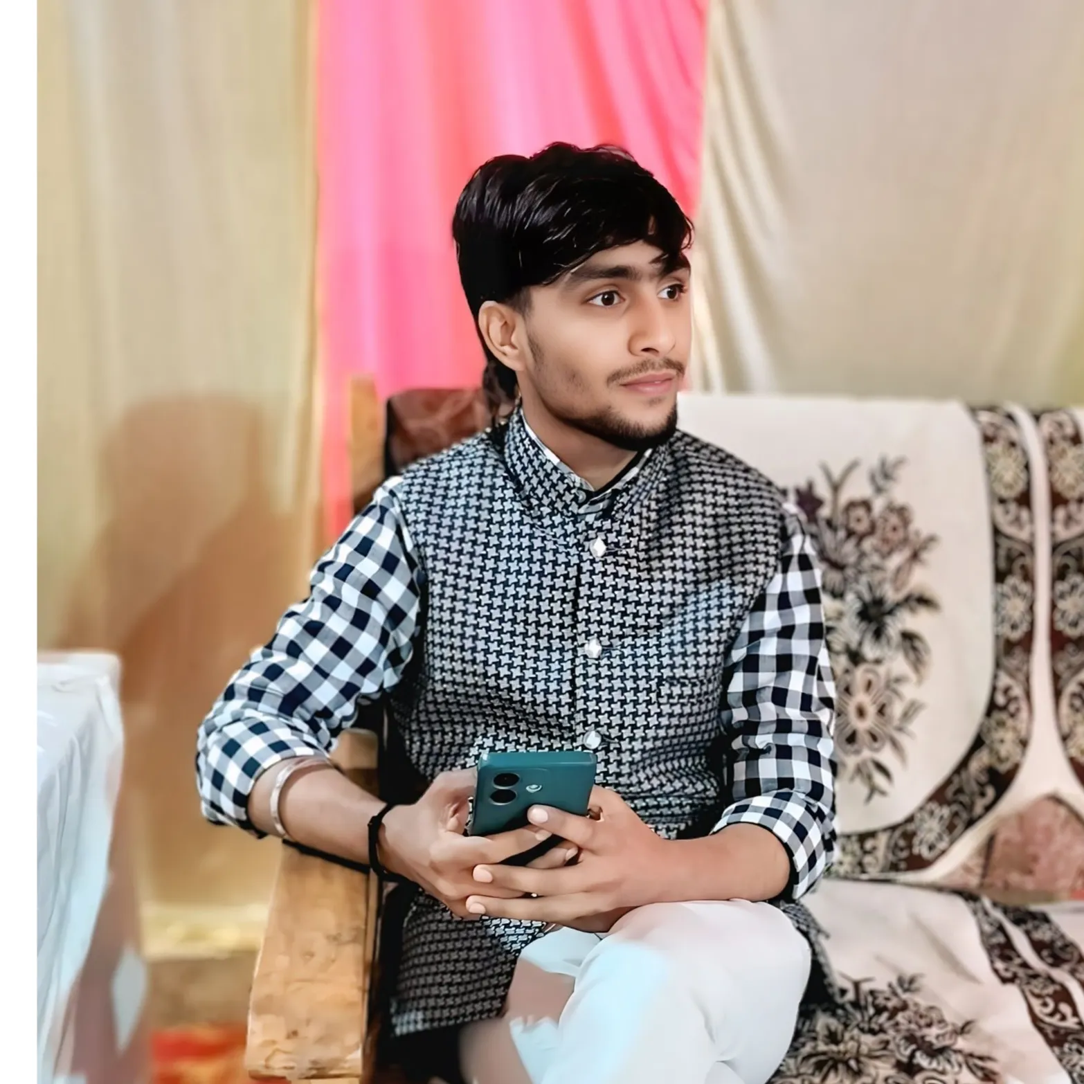 Dayashankar Tiwari