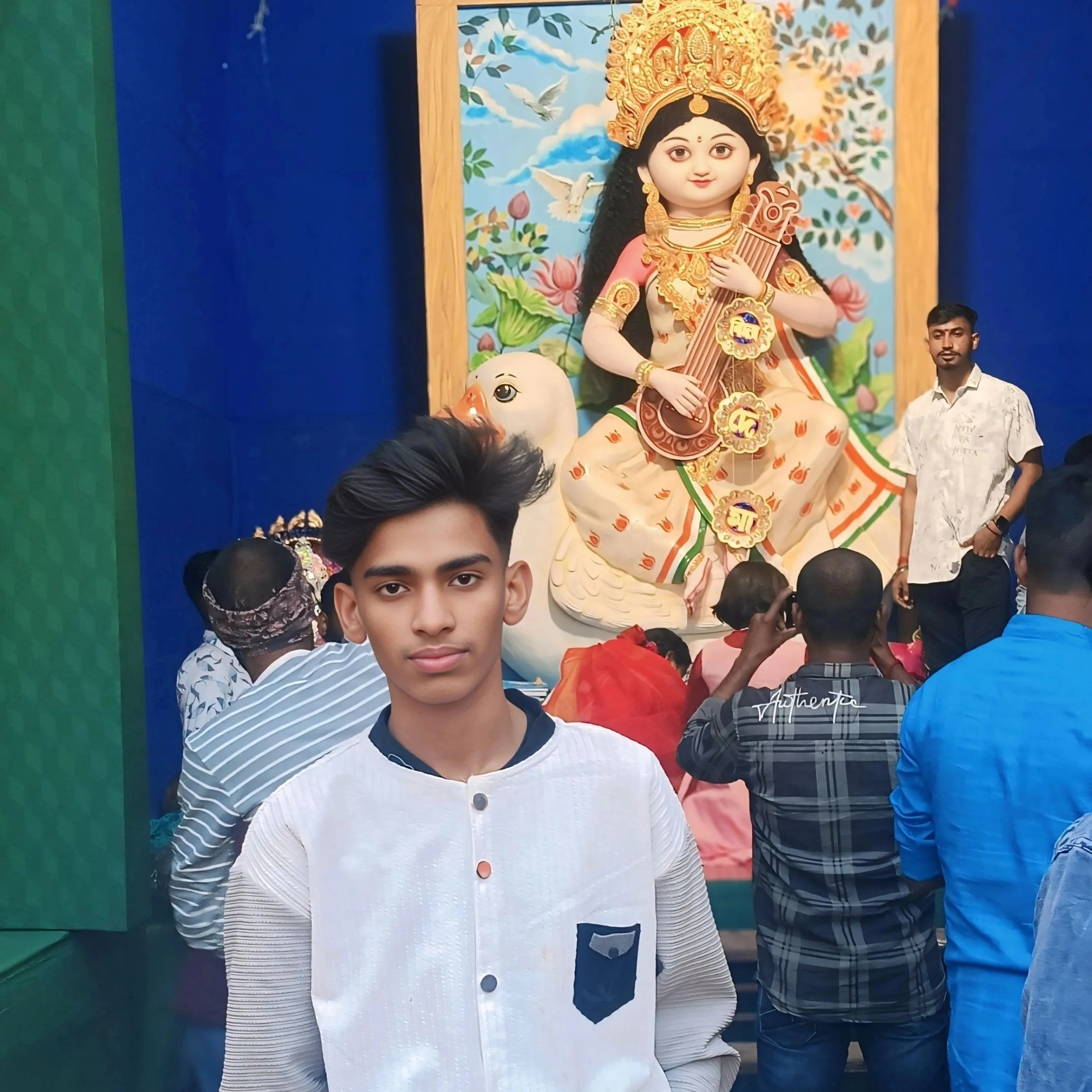 AVI MANDAL