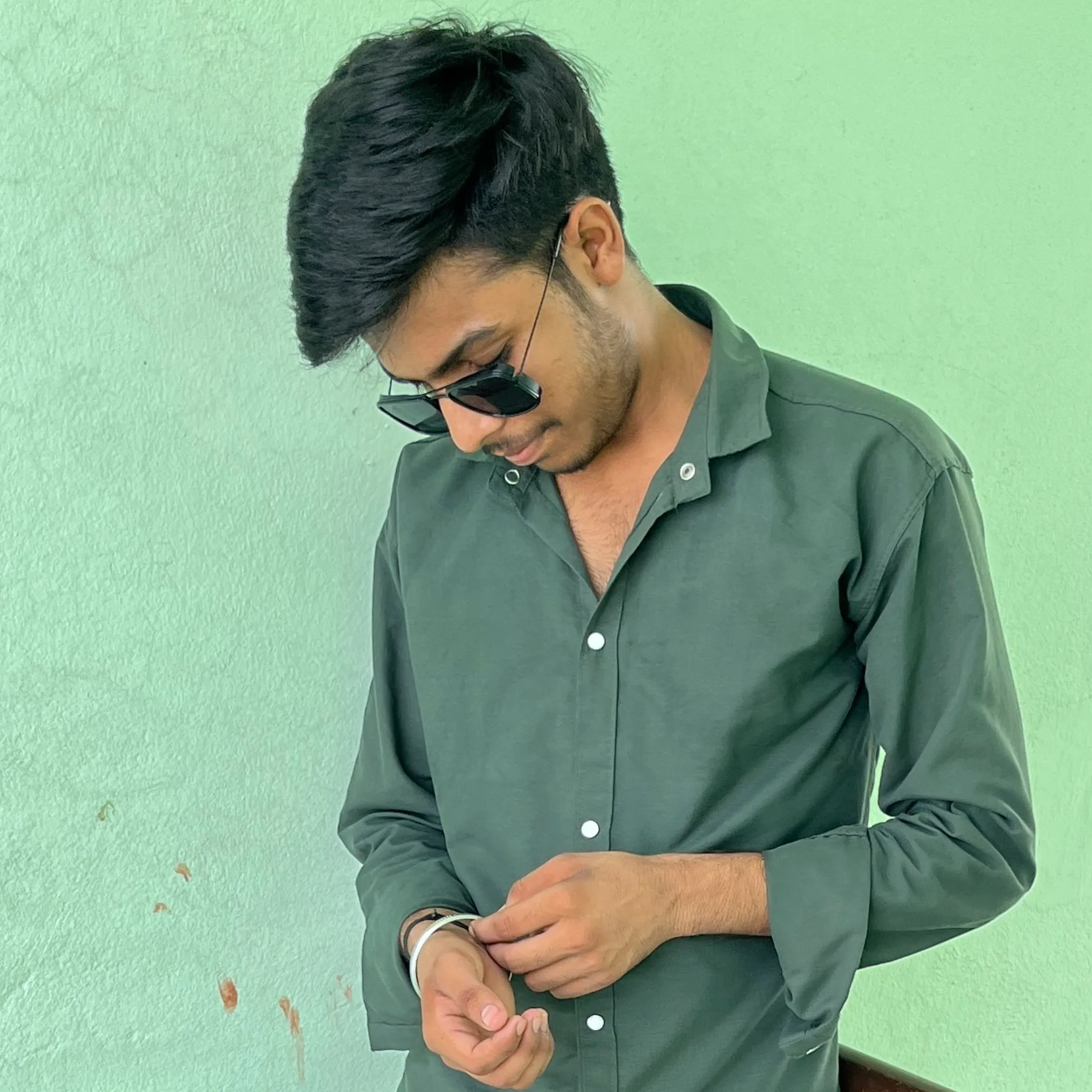 VIPNESH YT01